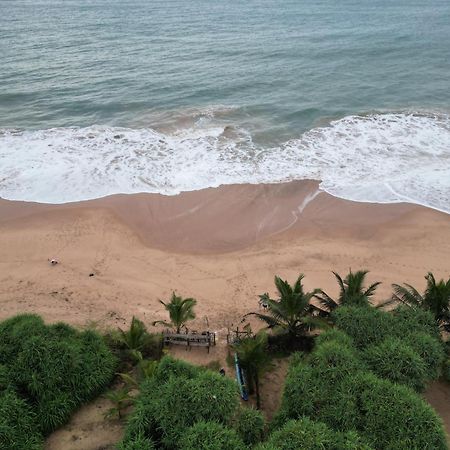 Waves Ranna Cabana And Seafood Bagian luar foto