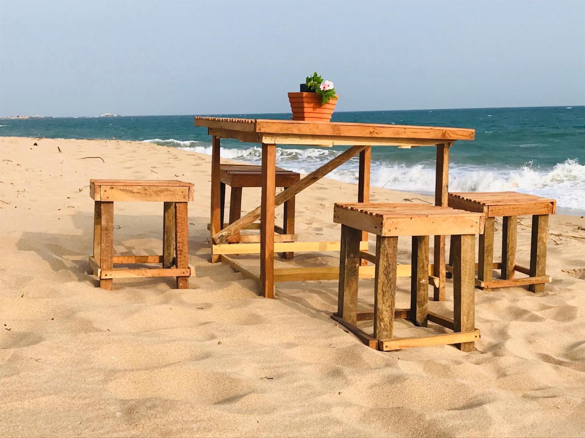 Waves Ranna Cabana And Seafood Bagian luar foto