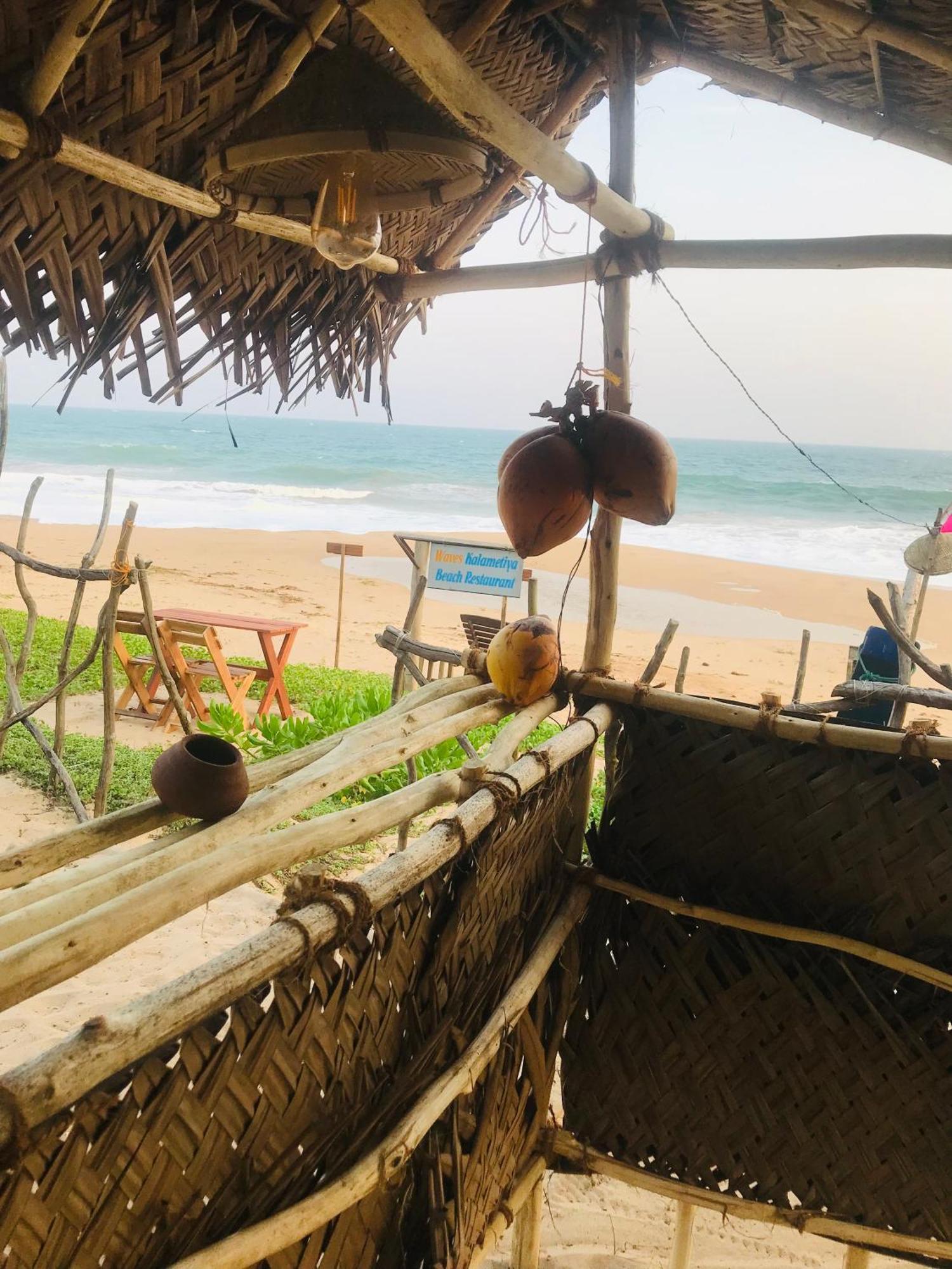 Waves Ranna Cabana And Seafood Bagian luar foto