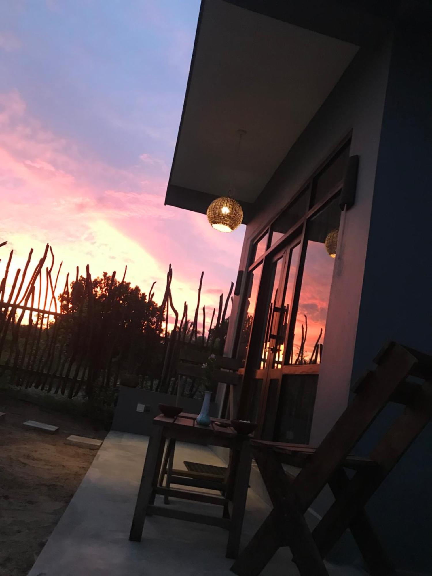 Waves Ranna Cabana And Seafood Bagian luar foto