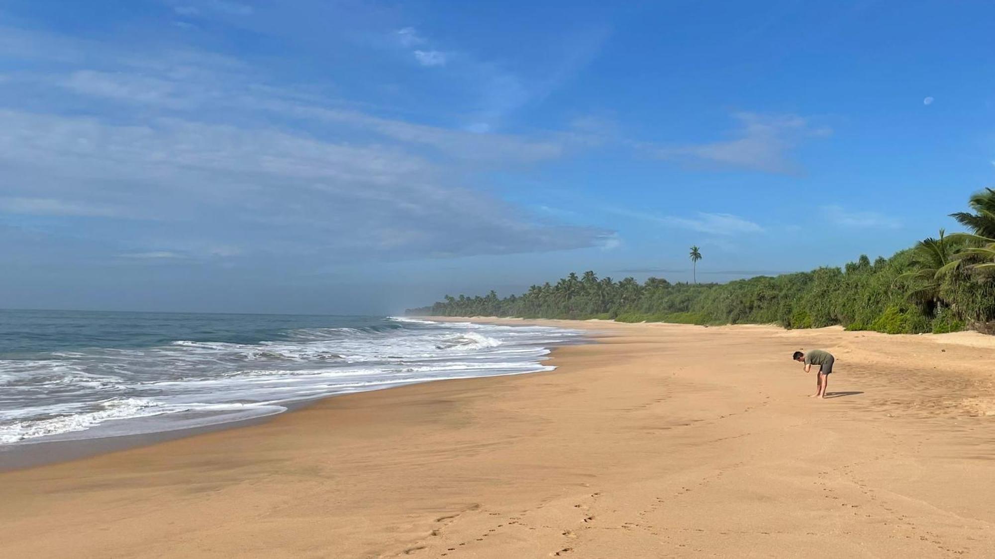 Waves Ranna Cabana And Seafood Bagian luar foto